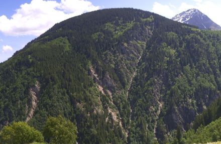 Anders als auf der Alpensüdseite präsentierte sich das Wetter in Disentis. Dank leichtem Föhn war es besonders am Vormittag recht sonnig. Am Nachmittag setzte sich die Bewölkung zweitweise deutlicher in Szene.