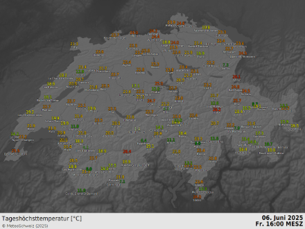 Mit Höchstwerten von teils deutlich über 20 Grad war es heute besonders nördlich der Alpen nicht kühl., sondern eher schwül. Für eine drückende Schwüle müssten allerdings die Temperaturen deutllich höher liegen.