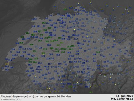 An Wetterstationen gemessene Niederschlagsmengen zwischen Sonntag 12 Uhr und Montag 12 Uhr. Quelle: MeteoSchweiz und Partnernetze
