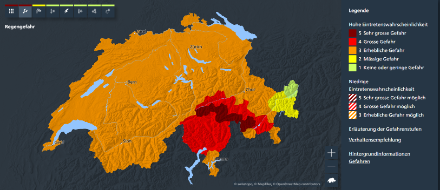 Warnkarte am Mittwochnachmittag. Für weite Teil der Schweiz wurde eine Regenwarnung der Stufe 3 ausgegeben. Auf der Alpensüdseite und in Teilen Mittelbündens gelten Warnungen der Stufe 4 und 5. 