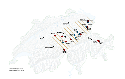 Karte der Schweiz, in welcher die betroffenen Regionen durch Striche und die Stationen, die für die Ereignisanalyse verwendet wurden, so wie Städte durch Punkte markiert werden.