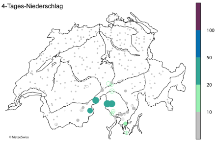 Karte der Schweiz, die mit farblichen Kreisen die Wiederkehrperioden der 4-Tages-Niederschlagssumme zwischen dem 22. und 25. September 1993 darstellt.