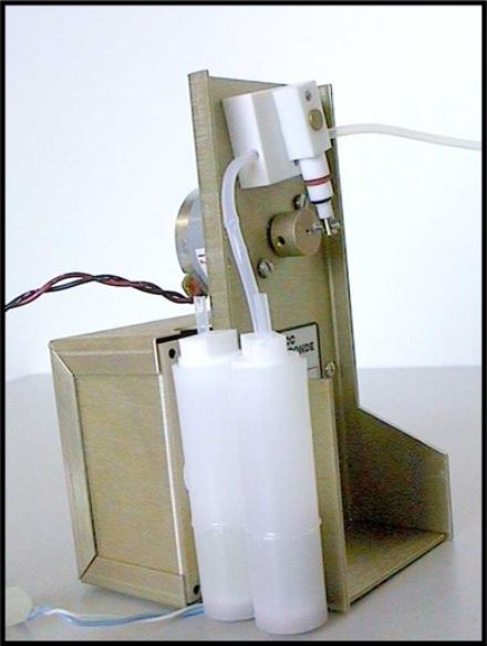 Die Abbildung zeigt die Ozonsonde des Typs ECC (Electrochemical Concentration Cell) des Her-stellers ESNCI, wie sie in Payerne zum Einsatz kommt.