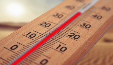 Thermometer, das über 35 °C anzeigt.