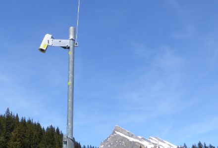 Foto eines Sensors für die automatische Schneemessung.