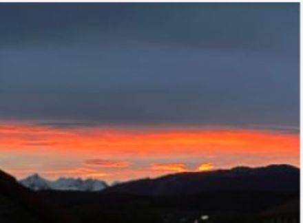 Berge mit Morgenrot.
