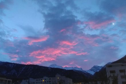 Sonnenaufgang bei Naters. Quelle: App/Meteomeldung