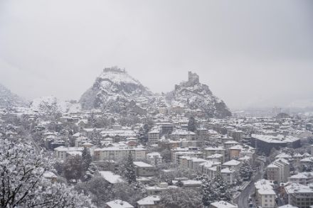 Blick auf das frisch verschneite Sion.