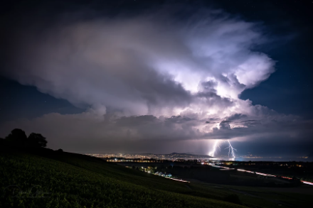 Gewitterwolke mit Blitz
