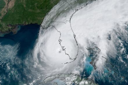 Satellitenbild des tropischen Wirbelsturms "Ian" im September 2022, das Auge des Sturms liegt westlich der Küste Floridas. Quelle: NOAA