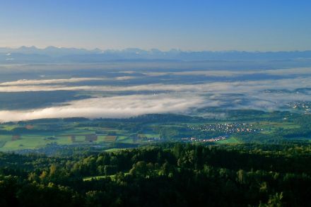 Ausblick am Sonntagmorgen von der «Bättlerchuchi (BE)» auf die Nebelfelder im Mittelland. Bild: M. Grundlehner