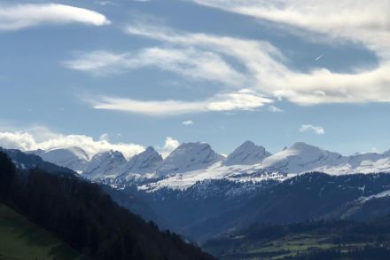 Blick von Neu St. Johann in Richtung Churfirsten. (Meteomeldung/App)