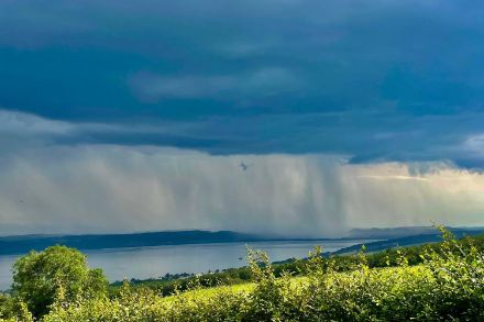 Meteomeldung aus Gorgier vom 28. Juni. Auch das kommende Wochenende werden einige Schauer und teils Gewitter erwartet. 
