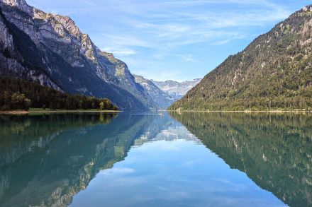 Sommerwetter in den letzten Tagen am Klöntalersee. Bild: D. Köbele