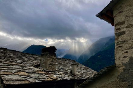 In Soglio im Bergell war es am Montagmorgen bereits meist bewölkt.