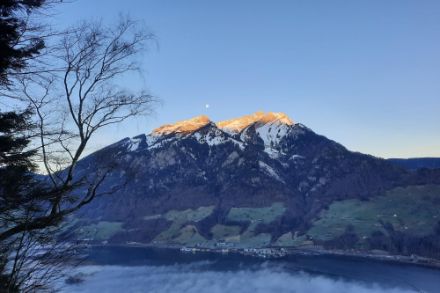 Blick über den Alpnachersee zum Pilatus. (Meteomeldung/App)