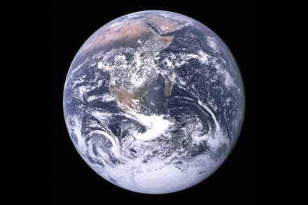 Abbildung 1: The Blue Marble (der blaue Planet), aufgenommen von der Besatzung der Apollo 17 Mission im Jahr 1972.