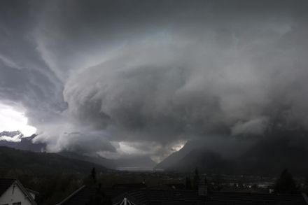 Kräftiges Gewitter in der Zentralschweiz. Bild: Meteomeldungen/App