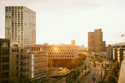 Bild einer dicht bebauten Stadt